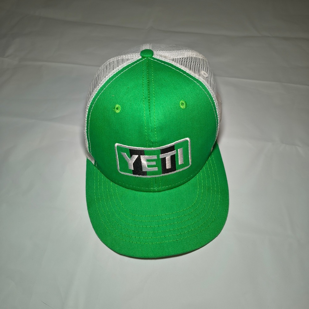 YETI Trucker Hat Green White Mesh Snapback Logo Patch Fishing Outdoors Cap